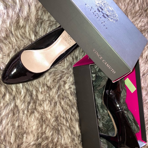 Vince Camuto Desti Black Patent Pumps - Picture 2 of 3